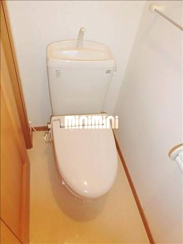 ����9