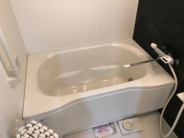 ����3