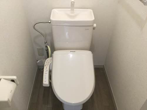 ����8