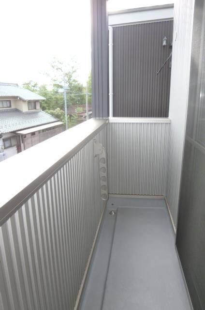 ����9