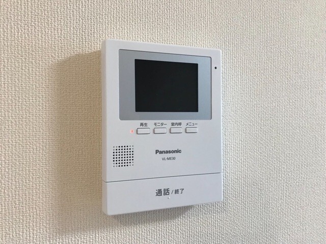 ����12