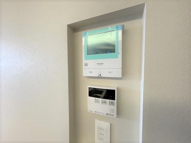 ����10