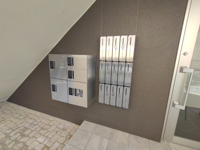 ����20