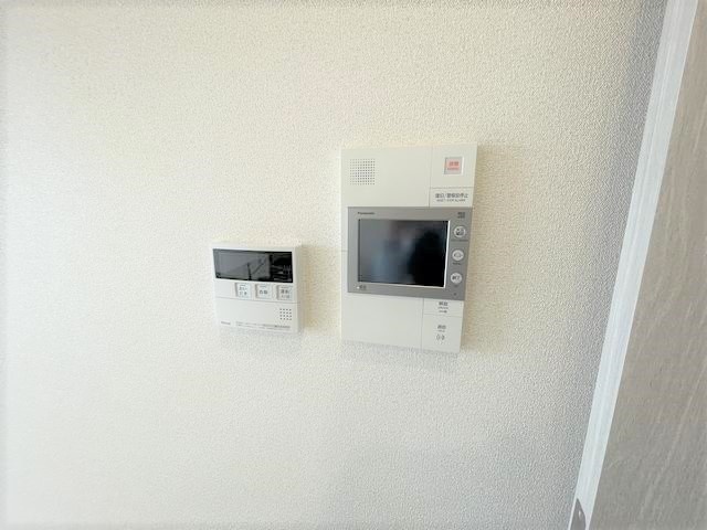 ����10