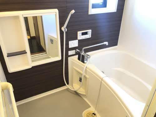 ����3