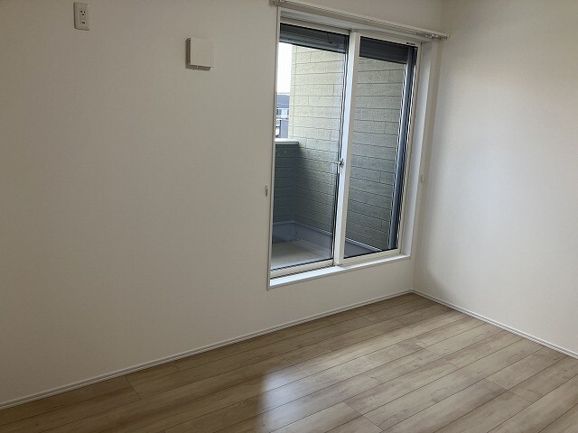 ����5