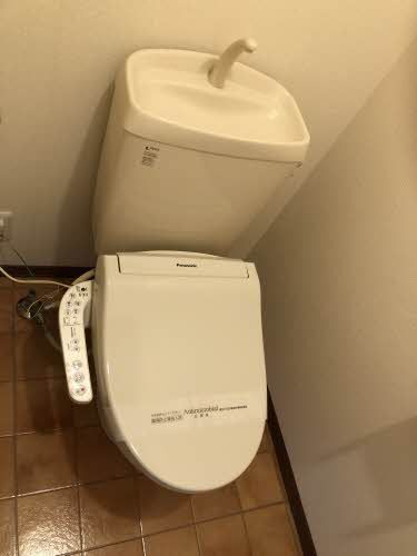 ����4