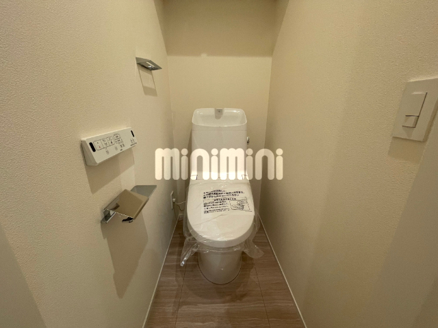 ����3