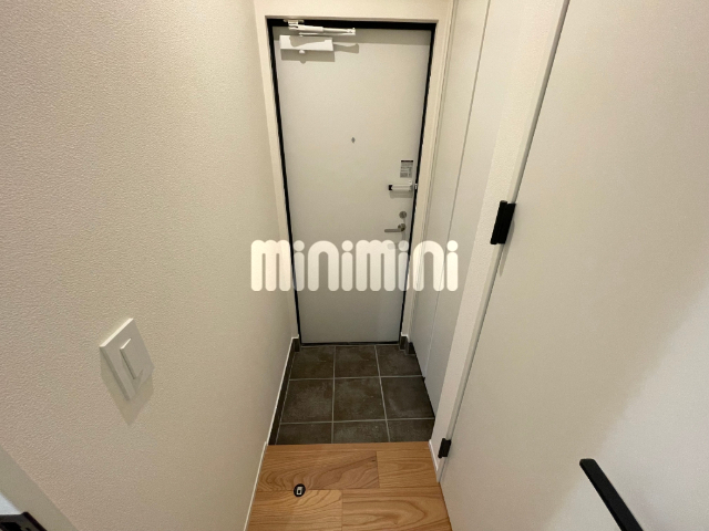 ����9