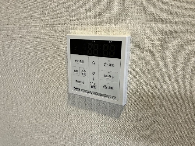 ����16
