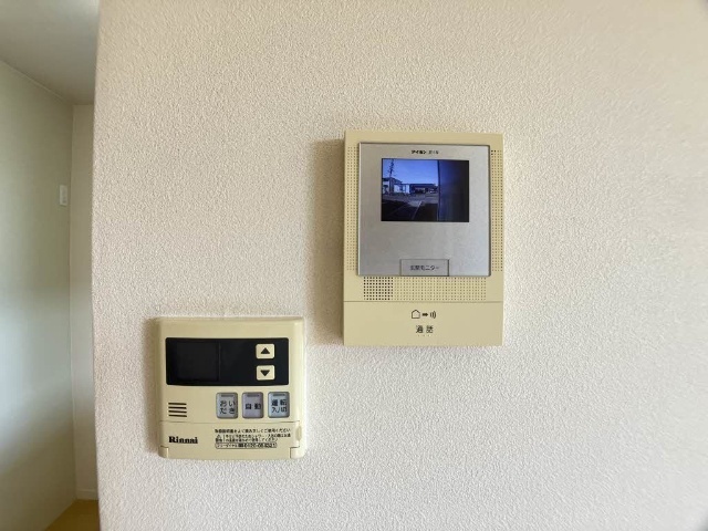 ����10