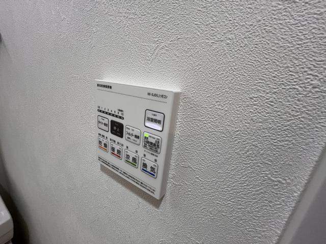 ����13