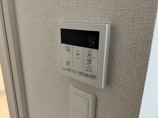 ����18