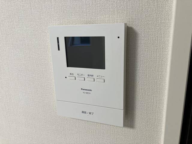 ����9