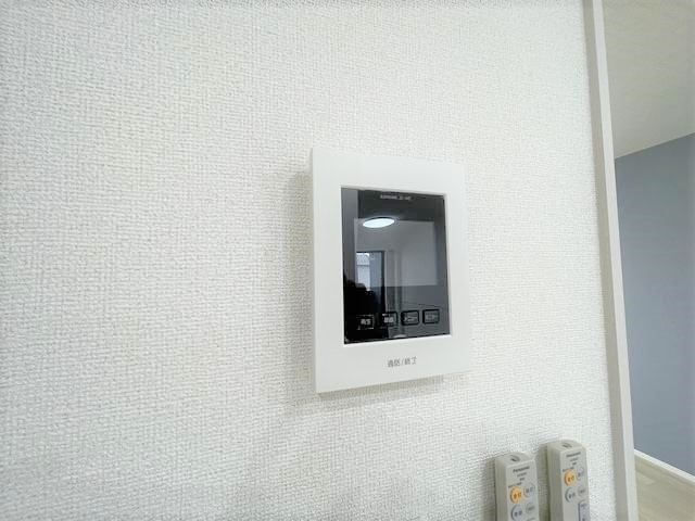 ����10