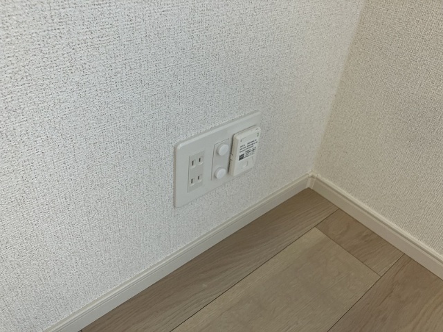 ����10