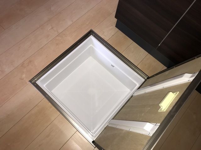 ����20