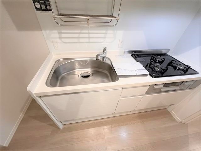 ����13