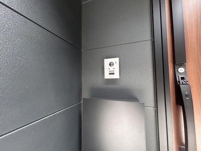 ����16