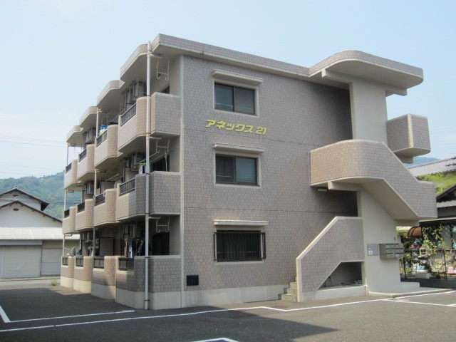 ���C���{���@���Éw�i�k��18���j