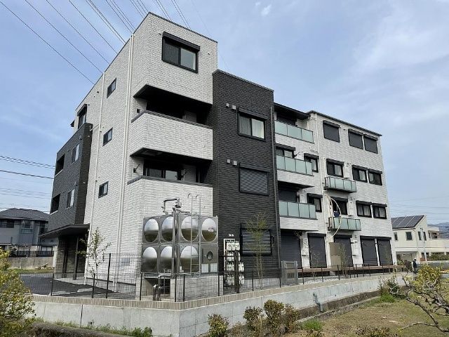 ���C���{���@�O���w�i�k��22���j