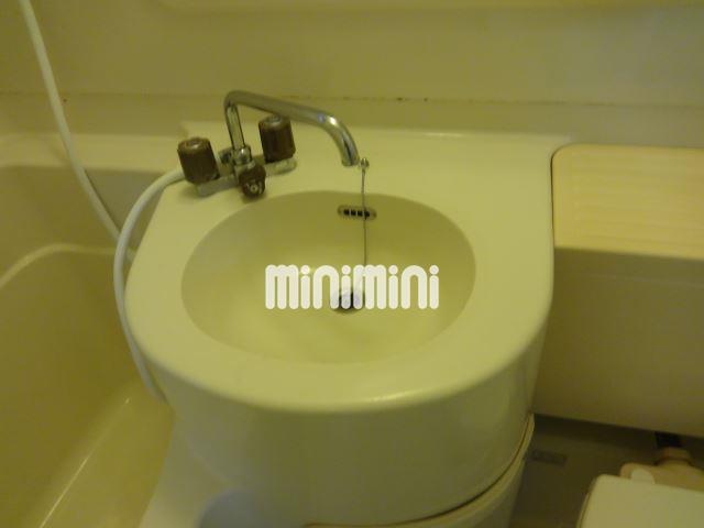 ����4