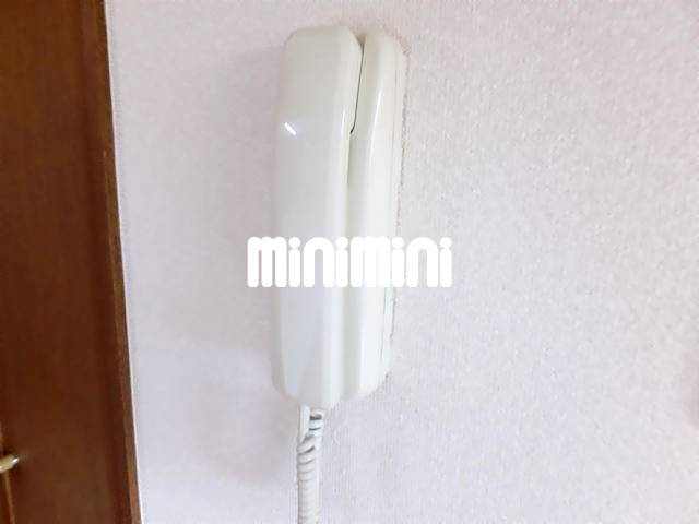 ����12