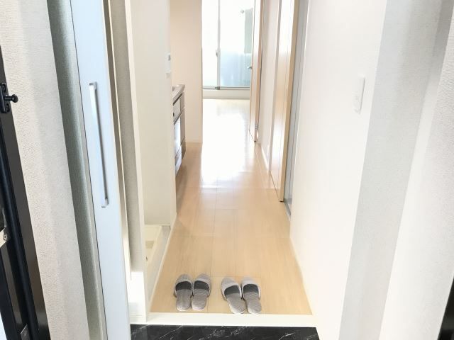 ����9