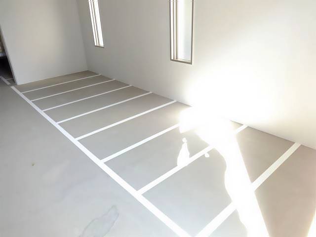 ����10