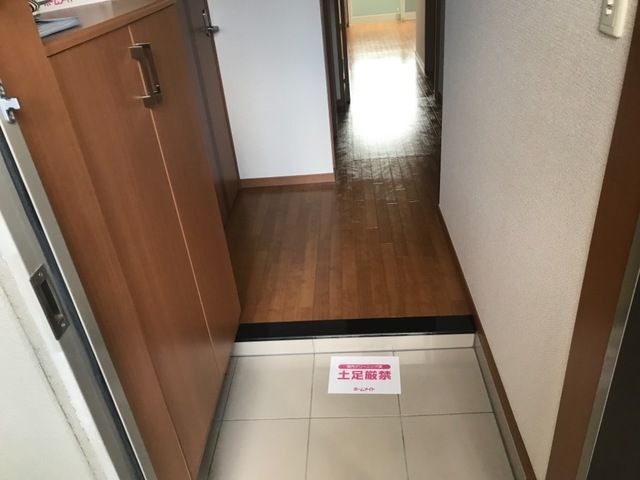 ����20
