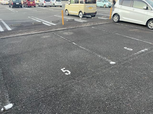 ����12