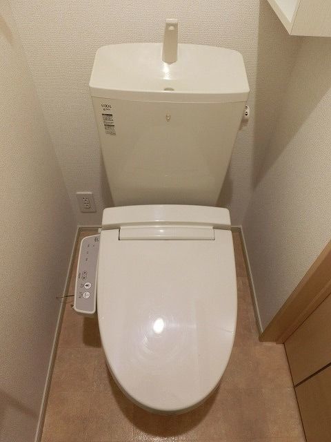 ����4