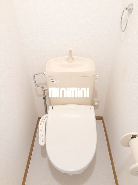 ����4