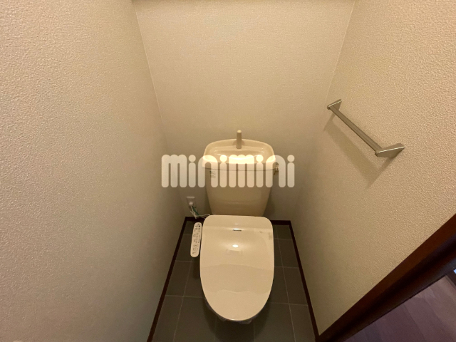 ����4