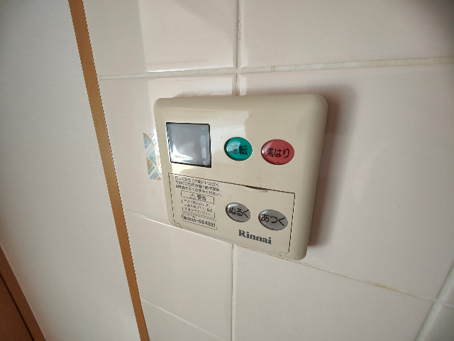 ����18