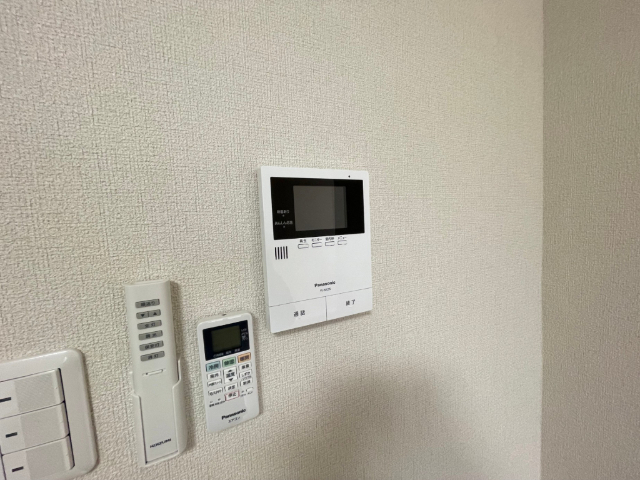 ����13