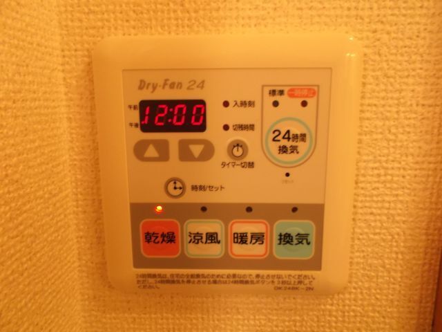����13