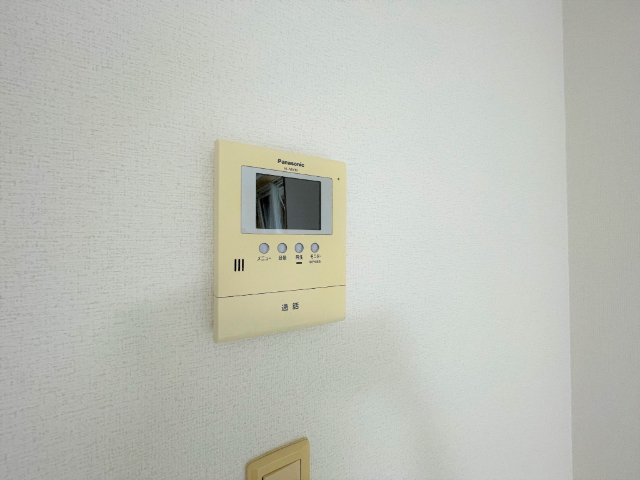 ����9