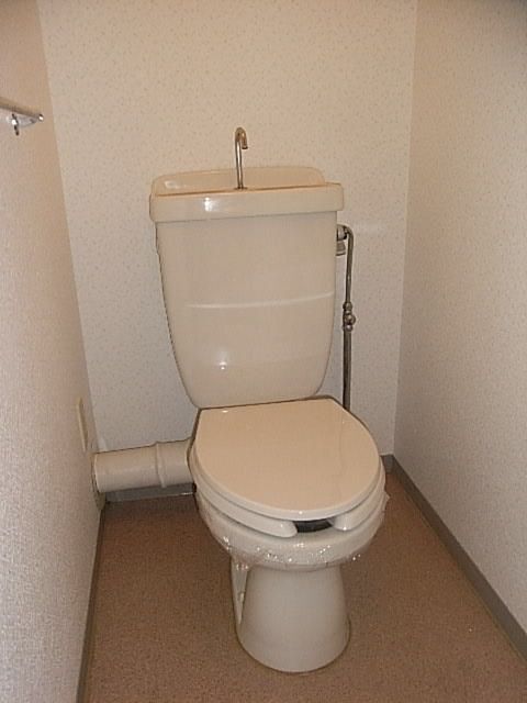 ����4