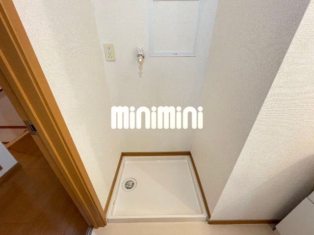 ����15