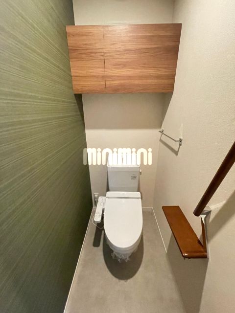 ����4