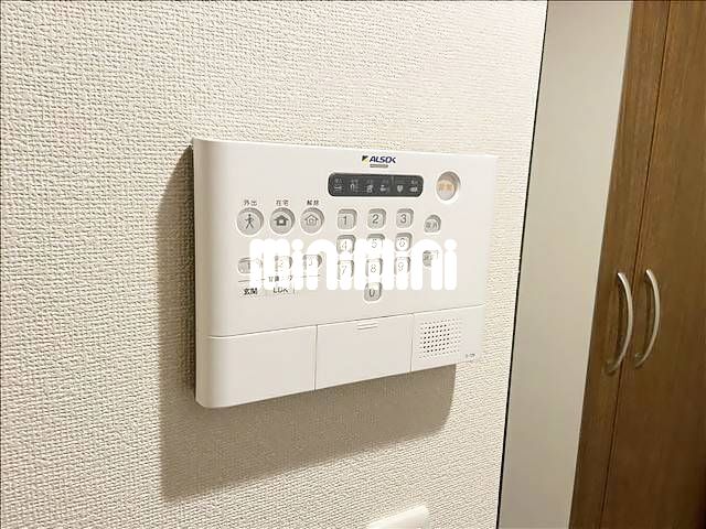 ����10