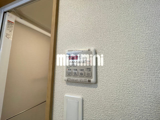 ����20