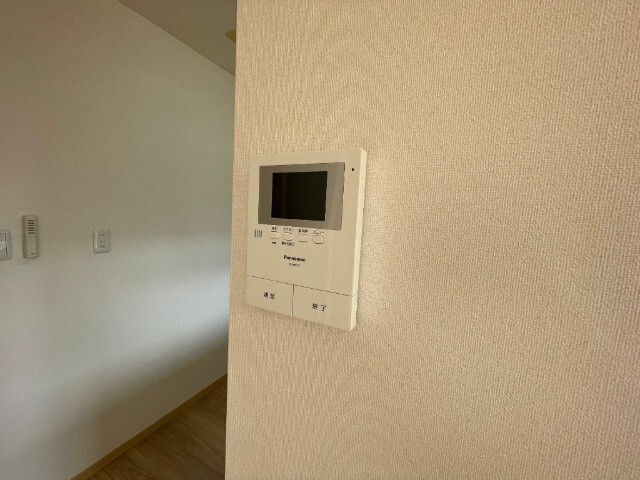 ����10