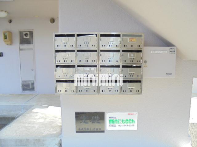 ����18