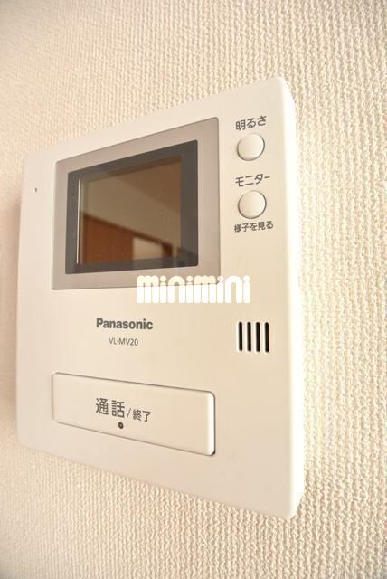 ����10