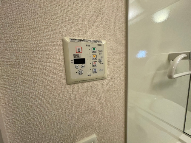 ����15