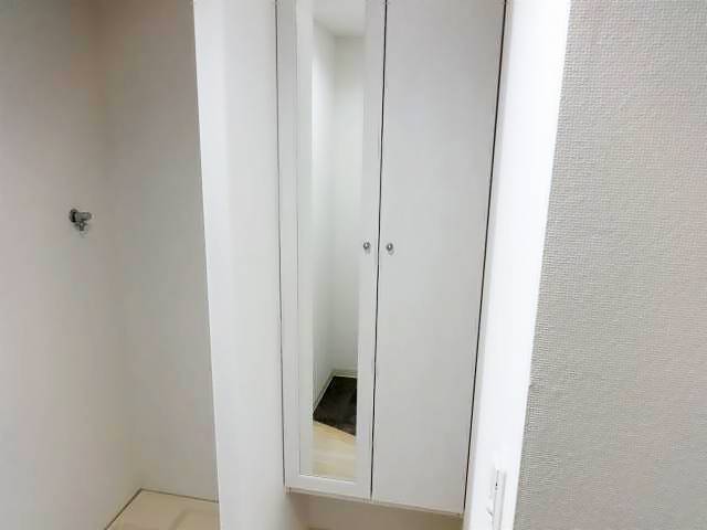 ����8