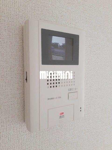 ����12