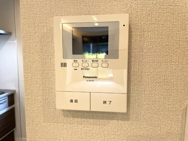 ����10